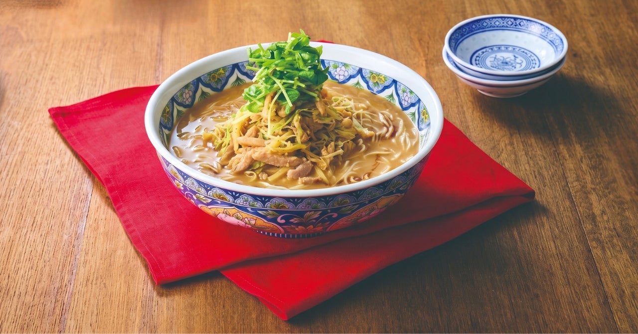 揚州商人 黒酢鶏白湯麺